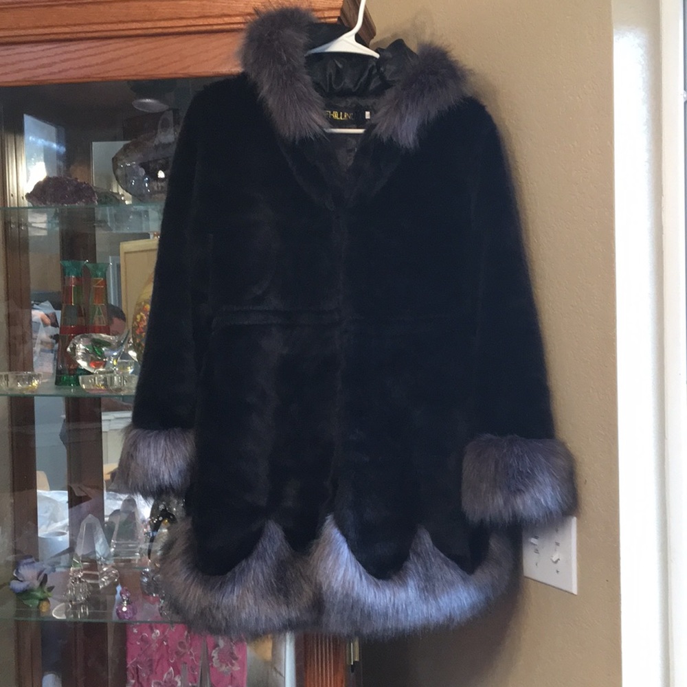 💕❤️💕Faux fur coat ❤️💕❤️ - Picture 1 of 8